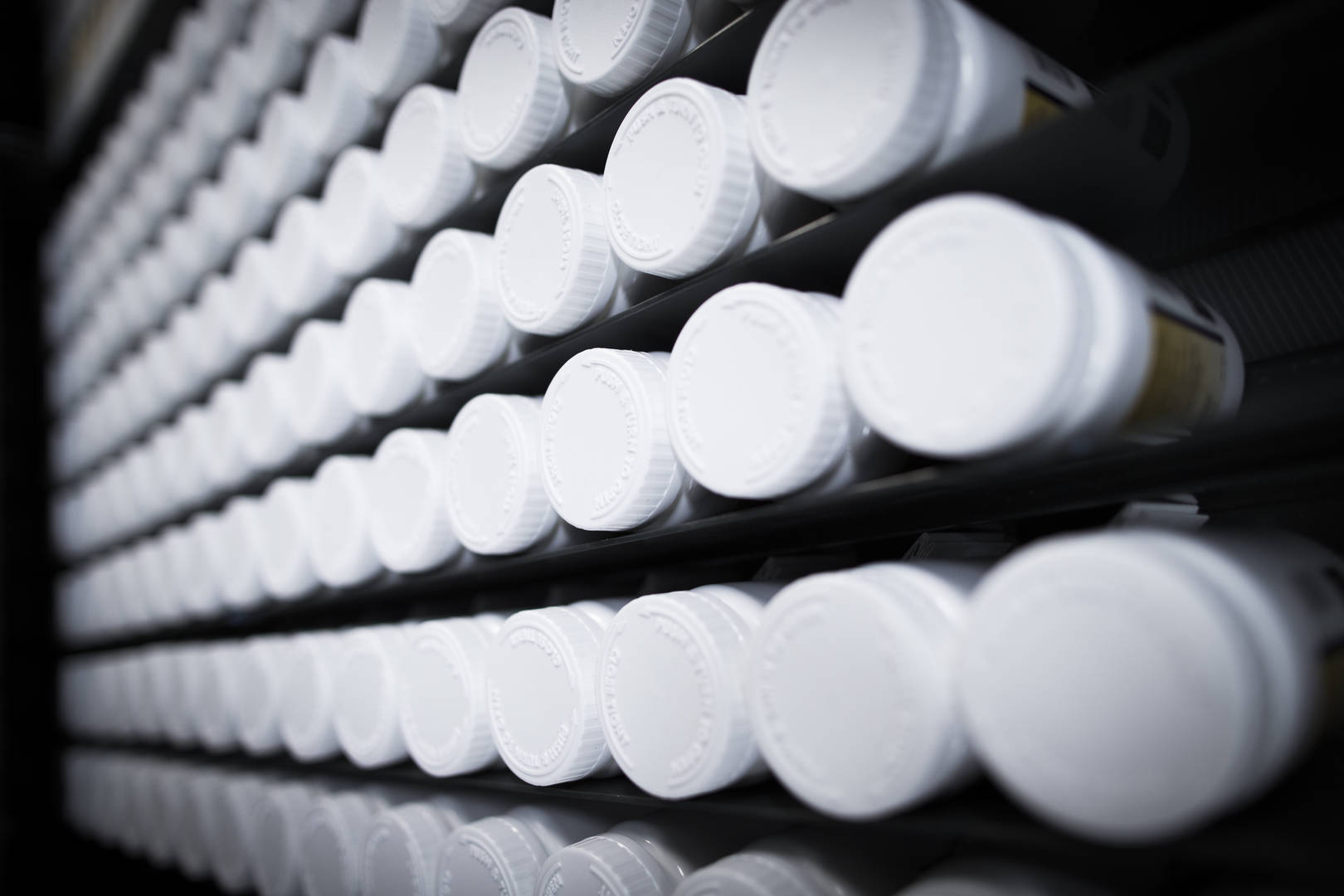 Dist_Drug_A-Frame_Bottles_016