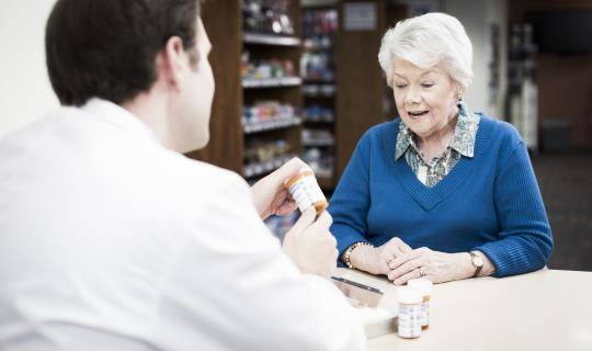 HS_OPpharm_FrontPharm_Pharm_Counsel_Desk_012